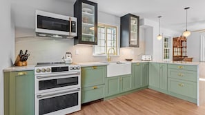 Casa, várias camas (Shinnecock Cottage Chic) | Cozinha privada