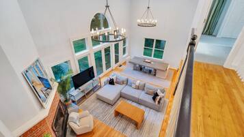 House, Multiple Beds (Shelter Island Chic) | Interior