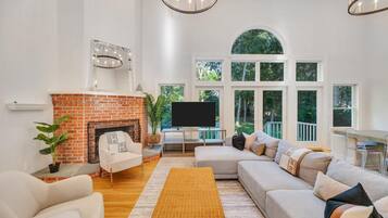 Nhà, nhiều giường (Shelter Island Chic) | Khu phòng khách