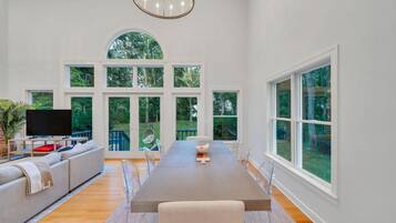 House, Multiple Beds (Shelter Island Chic) | Living area