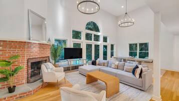 House, Multiple Beds (Shelter Island Chic) | Living area