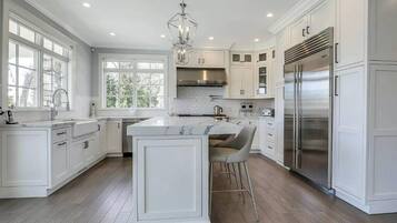 House, Multiple Beds (North Fork Waterfront Wonder) | Private kitchen