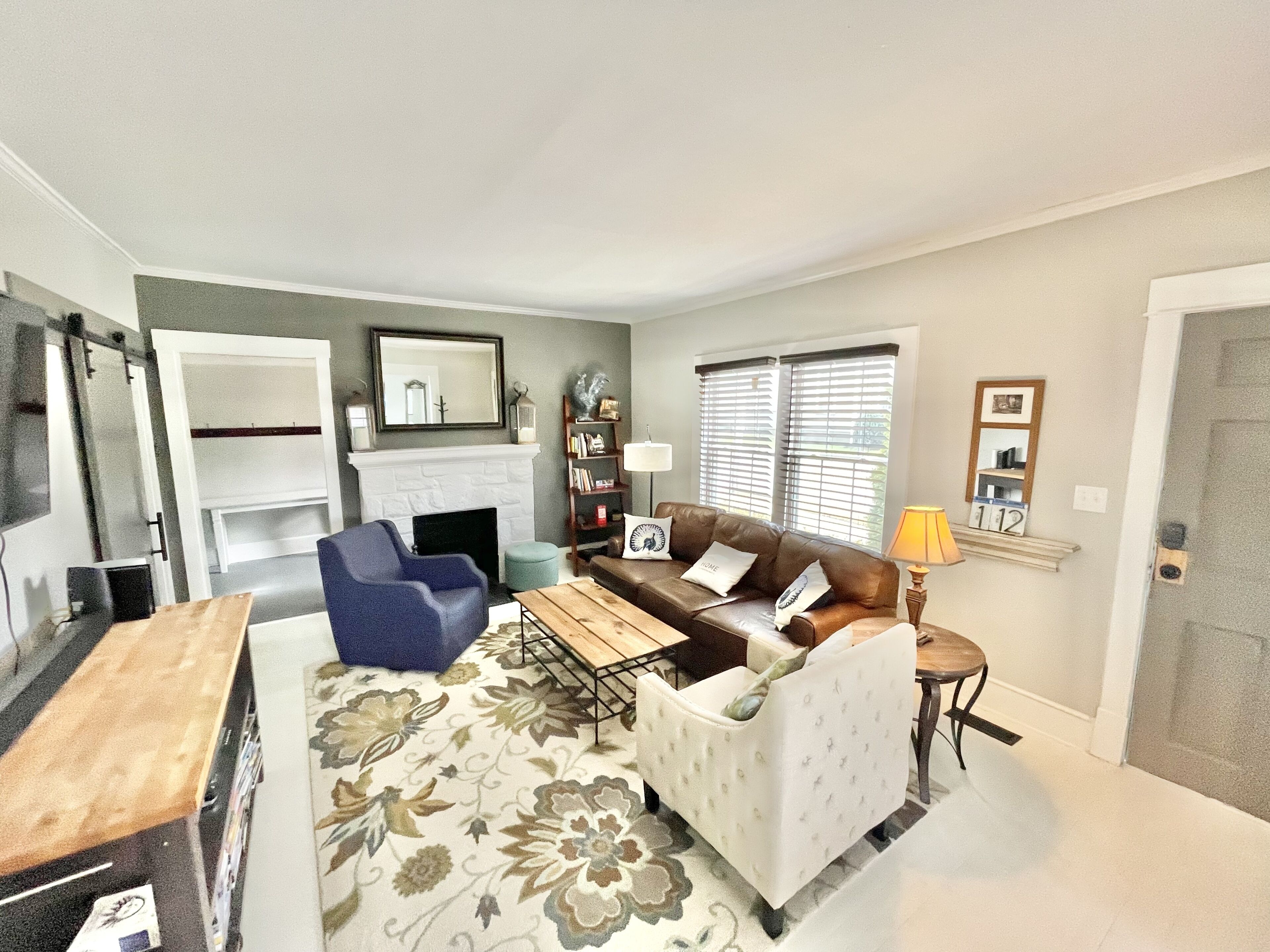 1910 Downtown Cary Charmer! 4BR + 3BA ~ walk 2 shops, breweries & restaurants!  