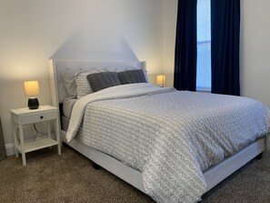 3 bedrooms, Internet - Charming gem steps away from Patterson Park! (Baltimore)