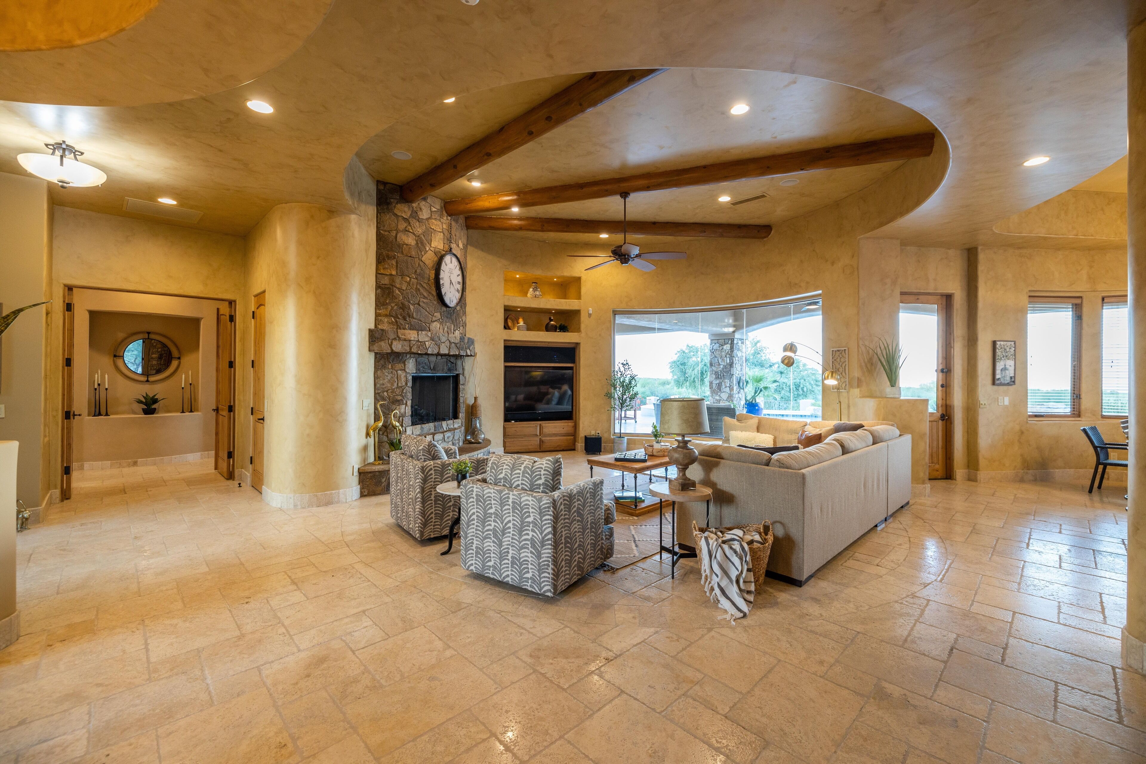 Luxe Hideout w/Heated Infinity Pool, Spa & Views