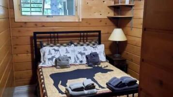 3 bedrooms, in-room safe, WiFi, bed sheets