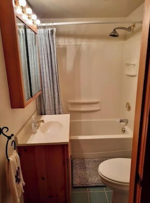 Towels, soap, shampoo, toilet paper