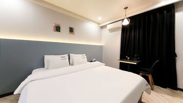 Standard Double Room | Desk, laptop workspace, free WiFi, bed sheets