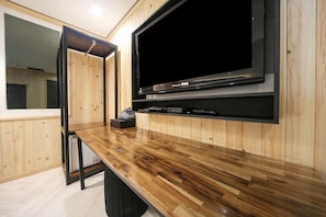 Habitació doble econòmica | Decoració individual, mobiliari individual i escriptori