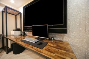 Business Twin Room | Desk, laptop workspace, free WiFi, bed sheets - Masan First Class Hotel (Changwon)