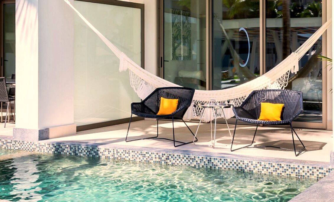 Swim-Up Luxury Junior Suite with Ocean View