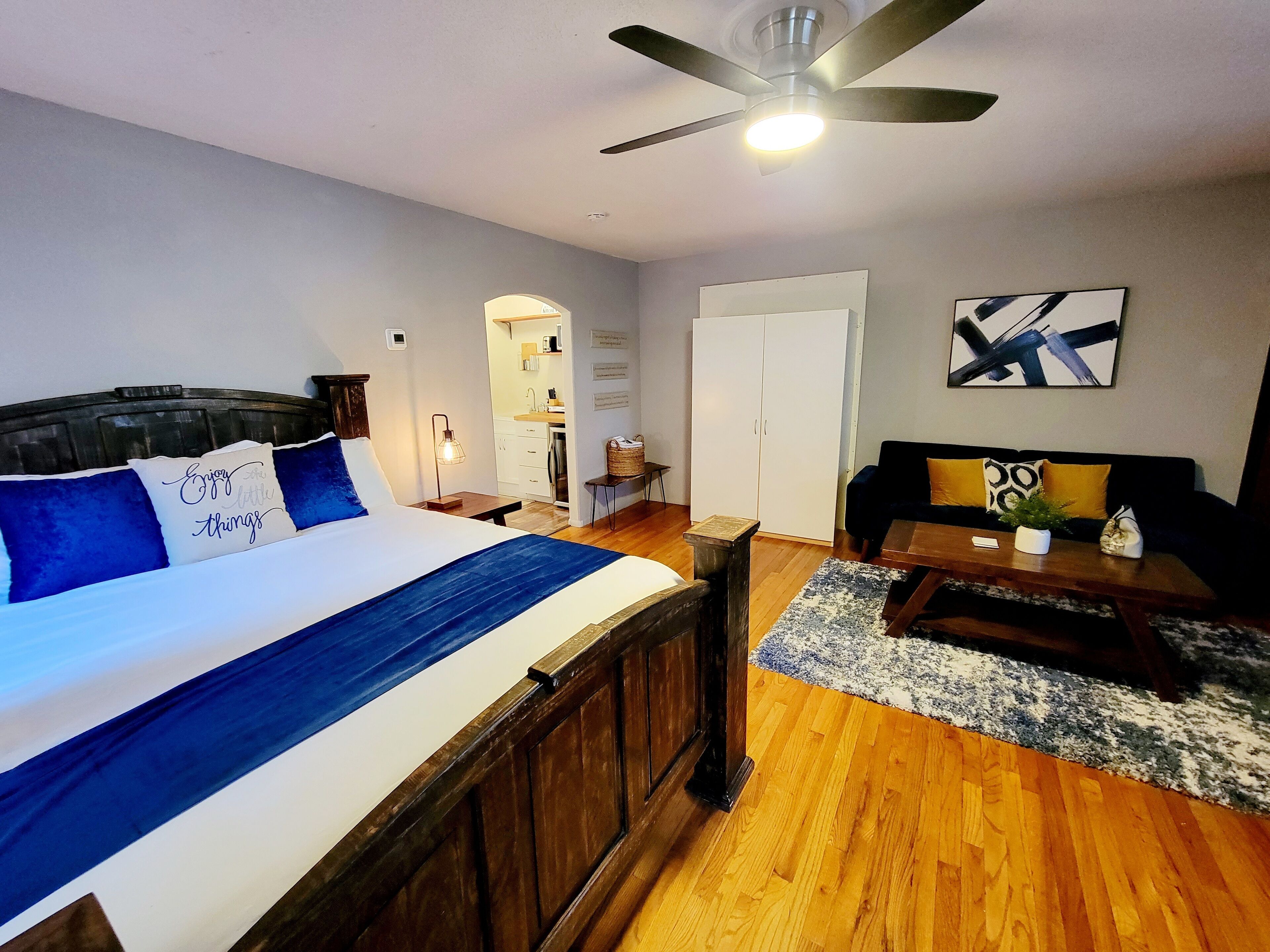 Adorable In-Town Garden Studio