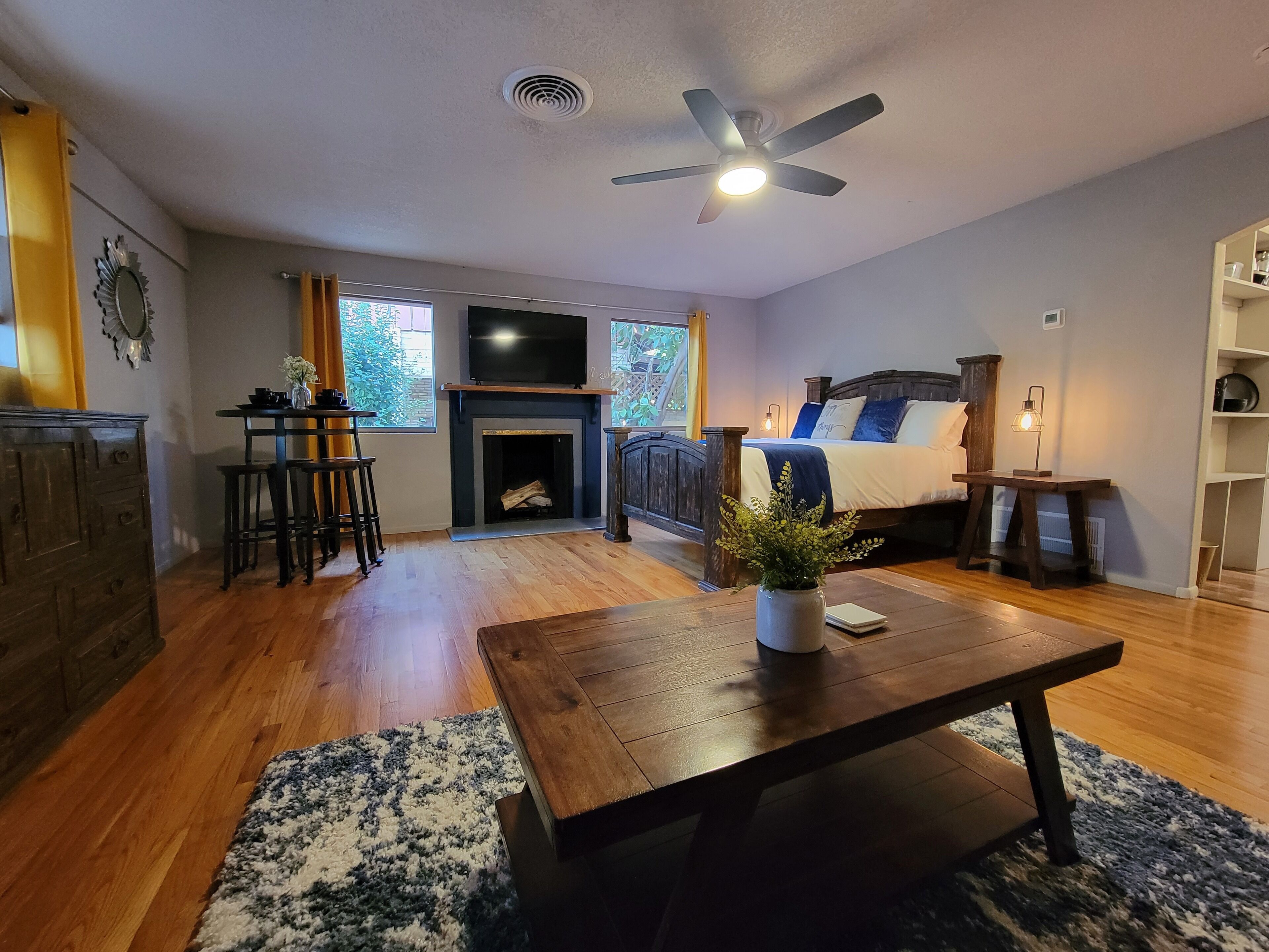 Adorable In-Town Garden Studio