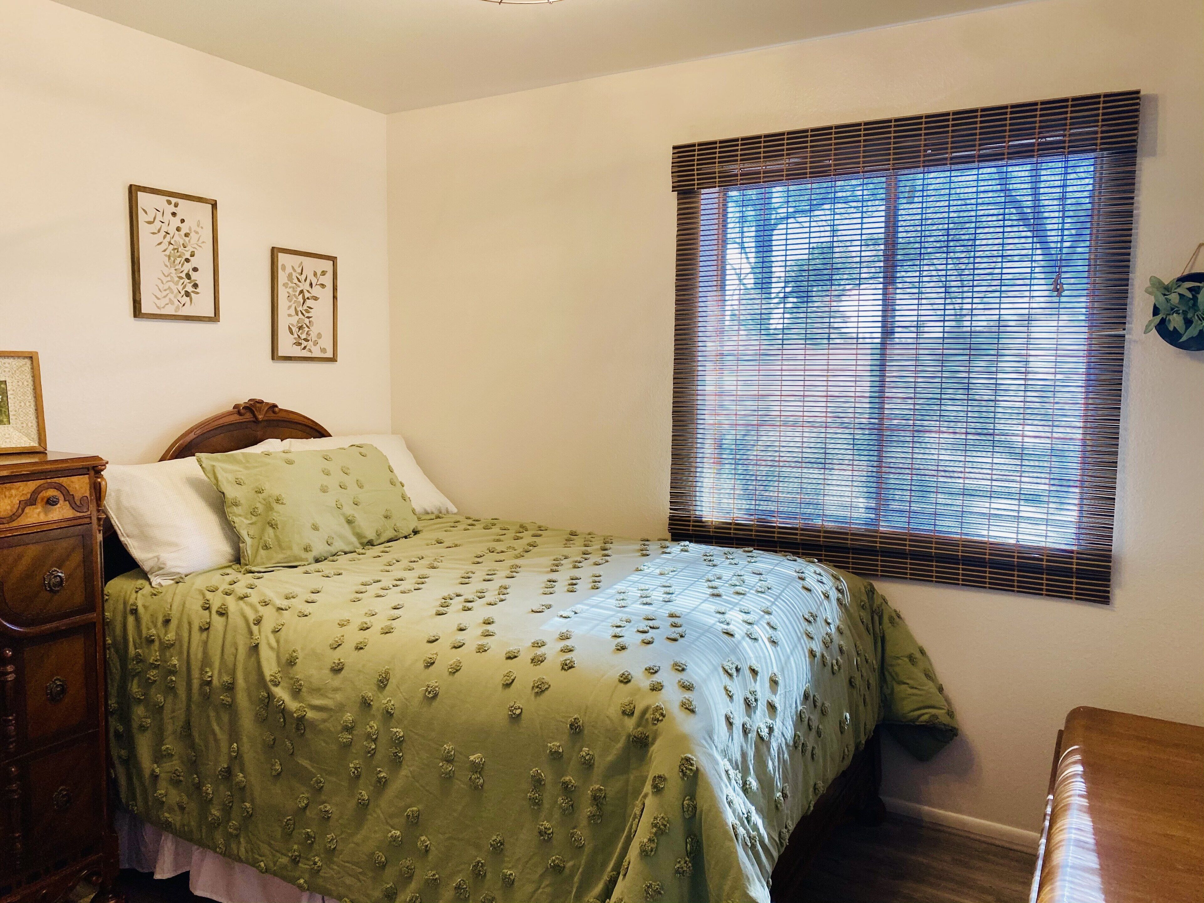 50 minutes from Sunrise! Beautiful Cabin in the woods of Show Low, AZ.