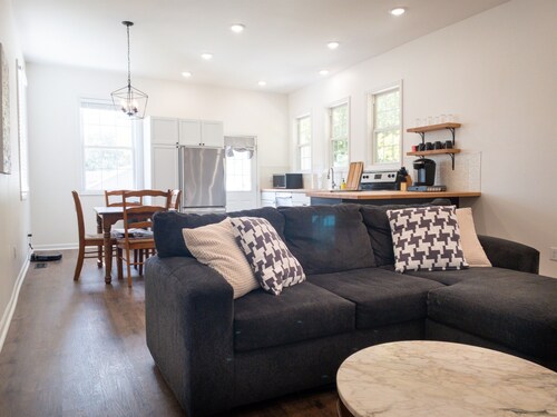 Pet Friendly - Fenced Yard - No Cleaning Fee