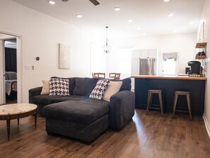 Smart TV - Pet Friendly - Fenced Yard - No Cleaning Fee (Pacific)