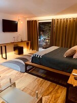 Suite Presidencial | Egyptian cotton sheets, premium bedding, down comforters, desk