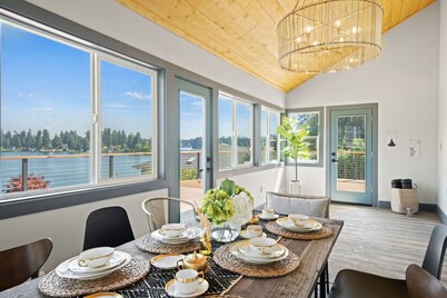 Casa Cielo NEW! Steilacoom Lakefront Retreat
