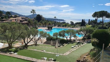 Piscine extérieure, piscine chauffée