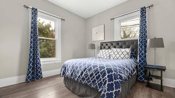 2 habitaciones, tabla de planchar con plancha, cuna de viaje y wifi