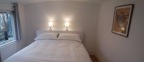 7 Schlafzimmer, Bügeleisen/Bügelbrett, Reisekinderbett, kostenloses WLAN