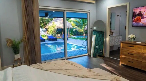 3 bedrooms, desk, iron/ironing board, travel crib - Miami Tropical Retreat - Villa Tropical (North Miami)