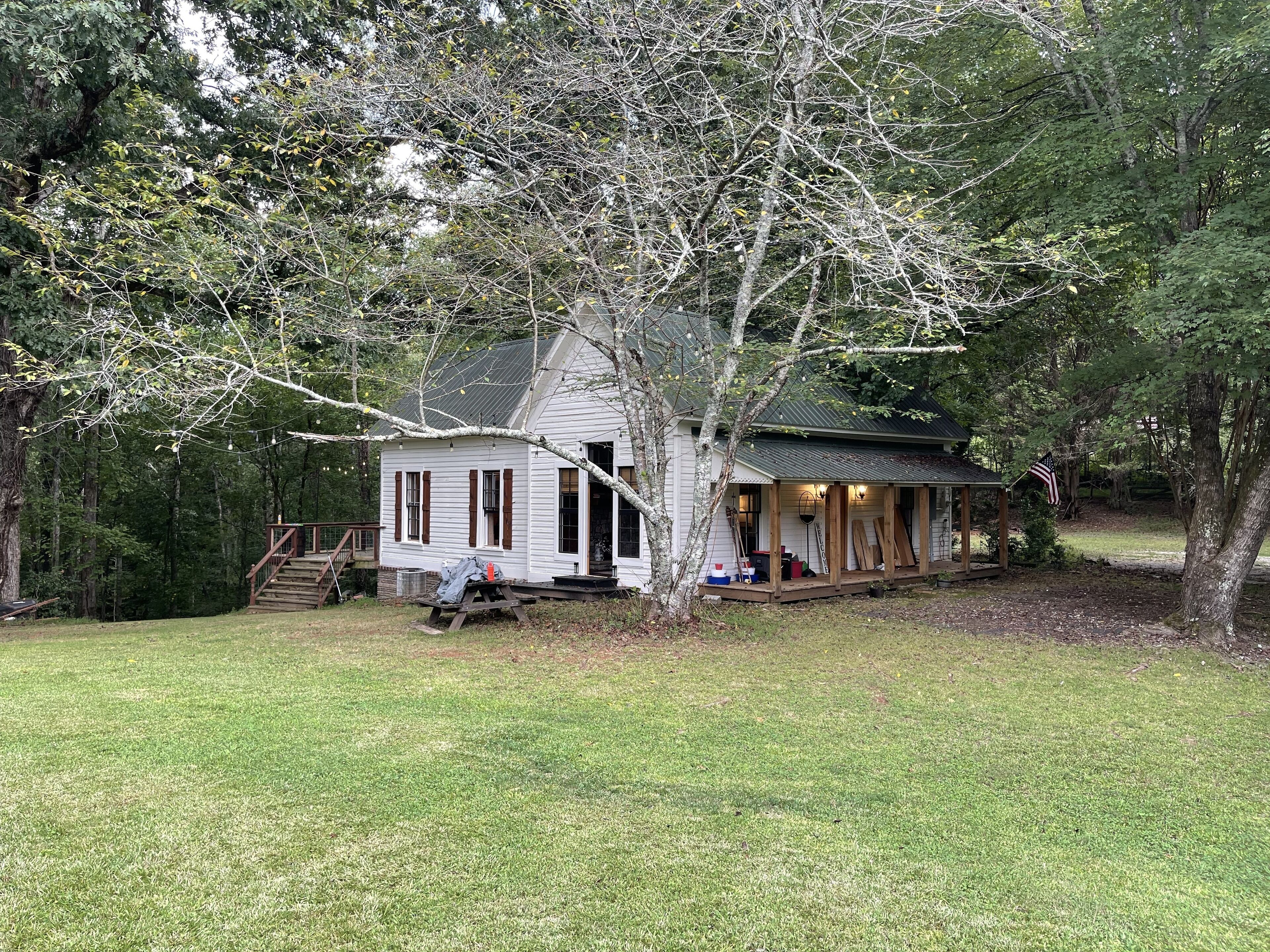 Laurel Springs- A 1927 Farmhouse renovated with modern day comforts!
