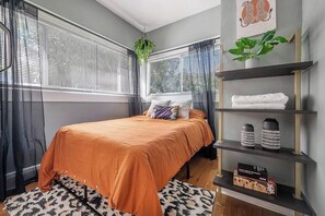 2 chambres, fer et planche à repasser, lit parapluie, Wi-Fi gratuit