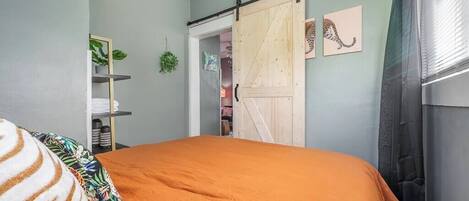 2 chambres, fer et planche à repasser, lit parapluie, Wi-Fi