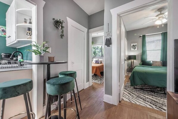 2 bedrooms, iron/ironing board, travel cot, WiFi