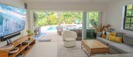 Smart TV, impianto stereo, monitor per computer, stampante