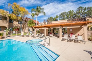 Outdoor pool - Lovely 1 Bedroom Condo with Pool. Sleeps 4 (Tucson)