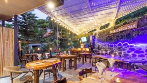Bar (en la propiedad)
