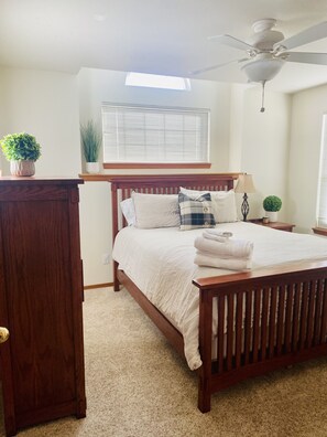 4 bedrooms, desk, iron/ironing board, free WiFi - House - Colorado Springs Near USAFA (Colorado Springs)