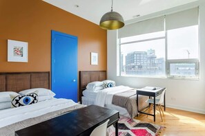 4 عدّة غرف نوم ومكتب ومكواة/لوح كي وسرير سفر