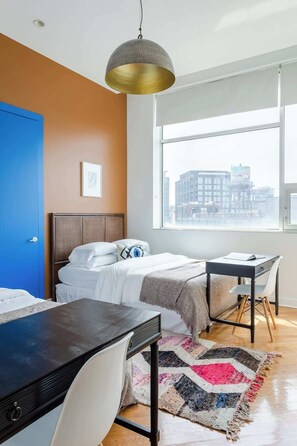 4 bedrooms, desk, iron/ironing board, travel cot - Luxury Fulton Market Penthouse Amazing City Views (Chicago)