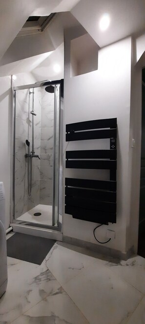 Douche, papier toilette