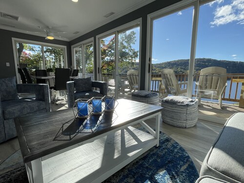 Beautiful Renovated Direct Waterfront Candlewood Lake Home~Views~Weekly Discount