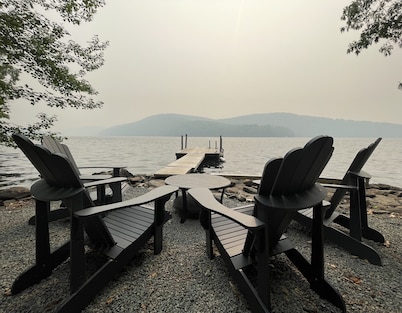 Gorgeous Renovated 2BR 2B Direct Waterfront Candlewood Lake Home ~Sunset Views! 