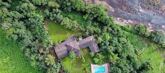 6BHK villa with private pool rivertouch!