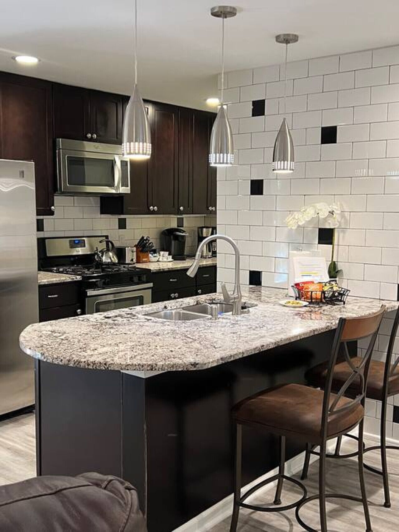 Refrigerador, microondas, parrilla de estufa y lavavajillas 