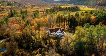 Sleep 34: 15 bedrm/12 bath Mansion! Ski Weddings Reunions Yoga Corporate - Dogs!