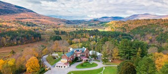 15 bedroom/14 bath inn is your private home! Weddings, Reunions, Sleep 32 -100!