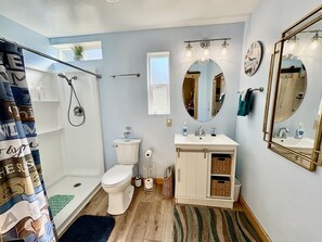 Doccia, asciugacapelli, asciugamani, sapone