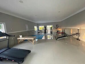 Unclassified image, 4 of 32, button - The Marina Villas  (Green Wich Park)