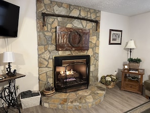 Interior - Plan your winter weekend getaway with us! (Dahlonega)