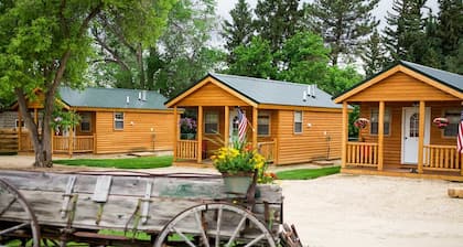 Shire Valley Cabins, Charming Dayton Retreat (3 Options!)