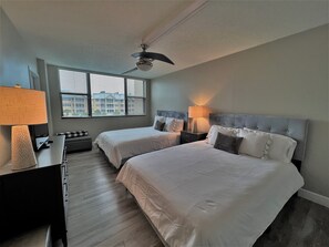 2 Schlafzimmer, BĂŒgeleisen/BĂŒgelbrett, Internetzugang, BettwĂ€sche