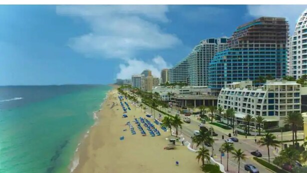 Unclassified image, 1 of 33, button - ★Aqua Studio ★5 min to Beach ★ (Fort Lauderdale)