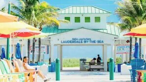 Unclassified image, 5 of 33, button - ★Aqua Studio ★5 min to Beach ★ (Fort Lauderdale)